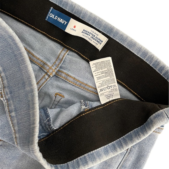 Old Navy Mid-Rise Rockstar Super Skinny Jeans / Jeggings | Tall - Picture 9 of 15